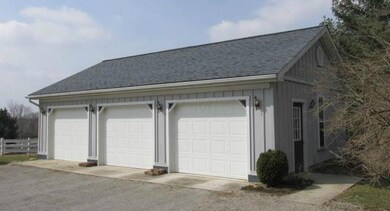 3-CAR GARAGE