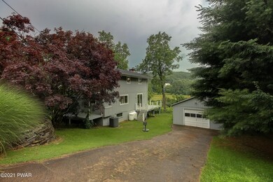 536 Hudson St, Hawley, PA 18428 - photo 3