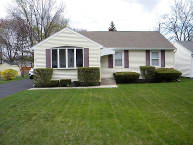 2 Carol Ann Dr, Albany, NY 12205 - photo 2