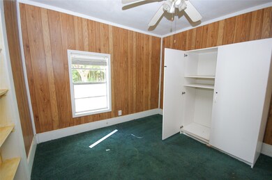 806 S 2nd St, Alvin, TX 77511 - photo 3