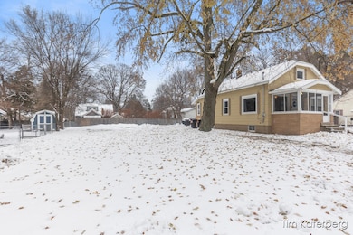 103 Walter St SE, Grand Rapids, MI 49548 - photo 2