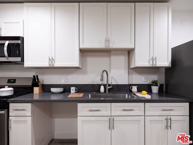 1147 W 37th St unit 1, Los Angeles, CA 90007 - photo 3