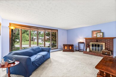 9 Tomolonis Dr, Nashua, NH 03062 - photo 4