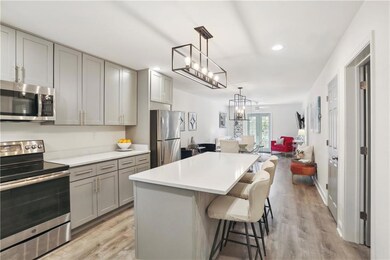 Coliseum Place Apartments unit 201, New Orleans, LA 70130 - photo 2