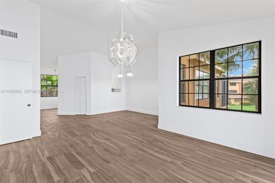 15569 Miami Lakeway N unit 20516, Hialeah, FL 33014 - photo 3