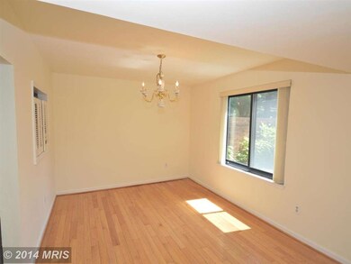 9723 Kings Crown Ct unit 1, Fairfax, VA 22031 - photo 7