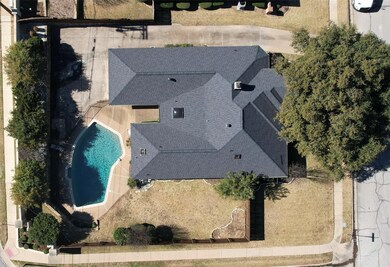 2120 Pine Thicket Ct, Bedford, TX 76021 - photo 2