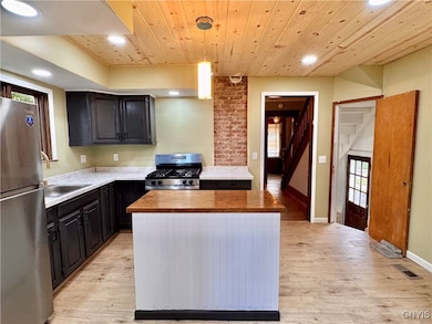 16 Orchard Ave, Auburn, NY 13021 - photo 3