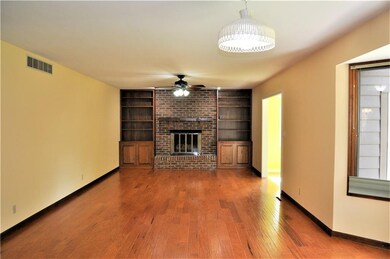 2762 Tipton Ct, Columbus, IN 47201 - photo 4