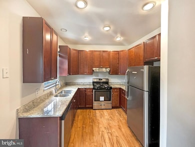 13123 Copper Brook Way, Herndon, VA 20171 - photo 6