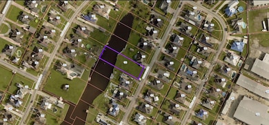 140 Ravensaide Dr, Houma, LA 70360 - photo 2