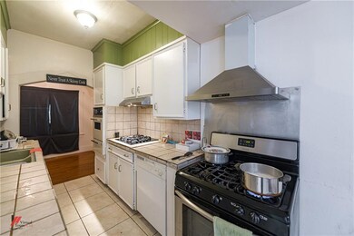 201 E. Egan St., Shreveport, La.
