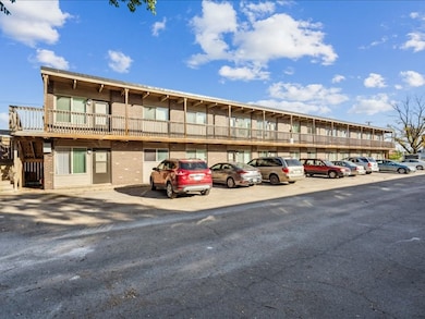 120 32nd St NE, Cedar Rapids, IA 52402 - photo 5