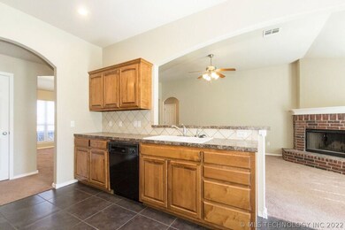 unlisted-address, Broken Arrow, OK 74014 - photo 3