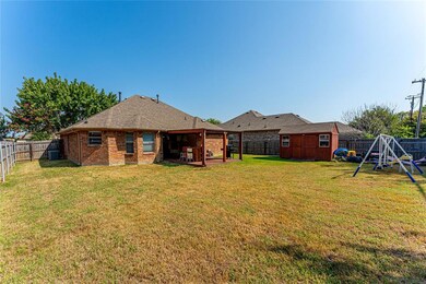 703 Oakmont Dr, Ennis, TX 75119 - photo 6