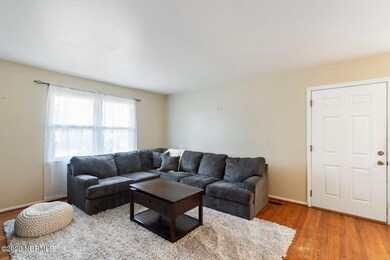 604 Jarman St, Jacksonville, NC 28540 - photo 7