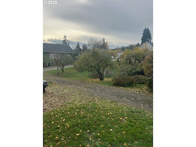 122 NE 4th St, Willamina, OR 97396 - photo 5