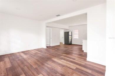 6910 Vermont Dr, Tampa, FL 33619 - photo 5