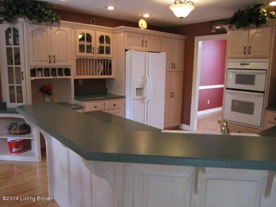 19Diamond Ct - Kitchen (3)