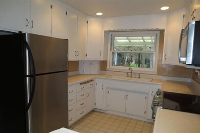 1107 Grandview Ave, Grants Pass, OR 97527 - photo 7