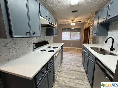 1000 Furman Ave unit A, San Marcos, TX 78666 - photo 7