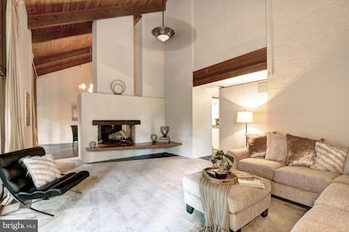 8202 Hillcrest Rd, Annandale, VA 22003 - photo 7