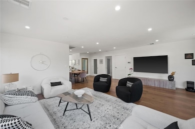 17642 Calvert St, Encino, CA 91316 - photo 4