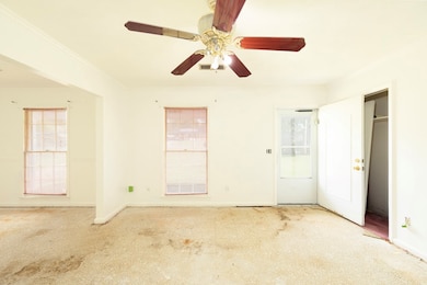 Living Roon