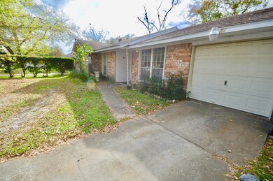8831 Brackley Ln, Houston, TX 77088 - photo 3