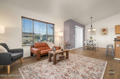 7-web-or-mls-6909 Briar Loop Exports-7