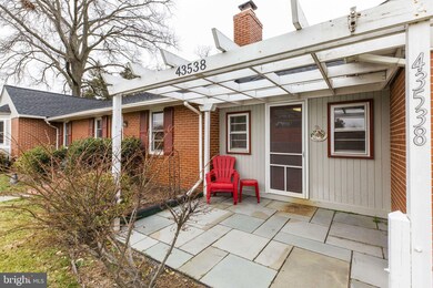 43538 Emerald Ln, Chantilly, VA 20152 - photo 5