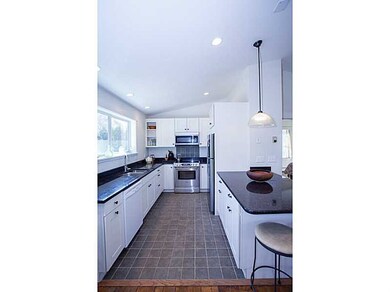 735 Wordens Pond Rd, Wakefield, RI 02879 - photo 5