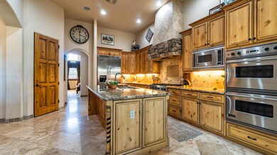 2716 E Carob Dr, Chandler, AZ 85286 - photo 4