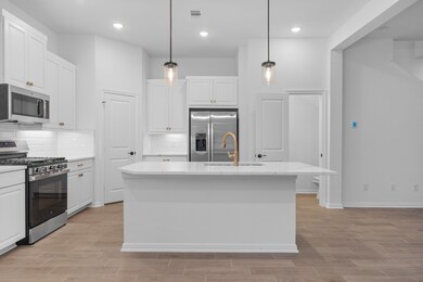 130 W Coralburst Loop, Montgomery, TX 77316 - photo 3