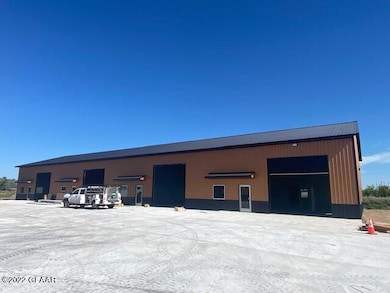 3140 Gateway Dr, Grand Forks, ND 58203 - photo 2