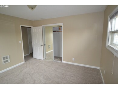 800 E 19th St, the Dalles, OR 97058 - photo 6