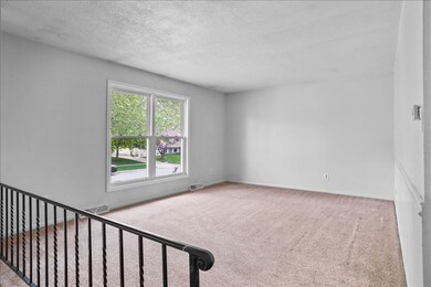 1242 Edgewood Dr, Waterloo, IA 50701 - photo 7