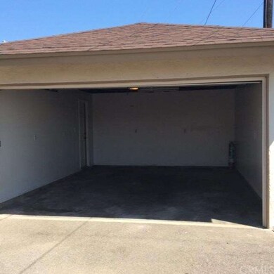 FINISHED GARAGE