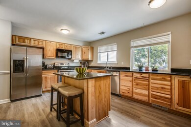 1576 Goldenrain Ct, Reston, VA 20190 - photo 6