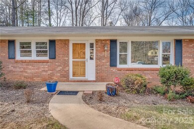 17 Fieldcrest Cir, Asheville, NC 28806 - photo 5