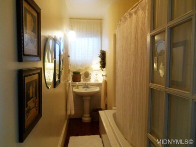 Upper level bath