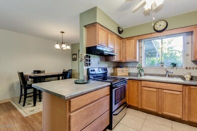 Kit/Dining Rm