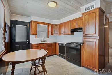 Lots of cabinet space