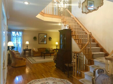 204 Thackeray Close, Moosic, PA 18507 - photo 5