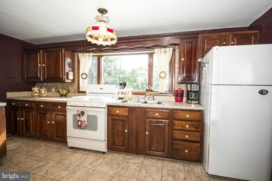 811 Norris Ln, Essex, MD 21221 - photo 6