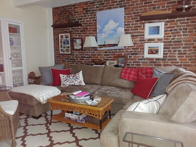 440 Hanover St unit 3D, Boston, MA 02113 - photo 2