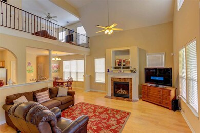 Great space for family time or room to entertain f