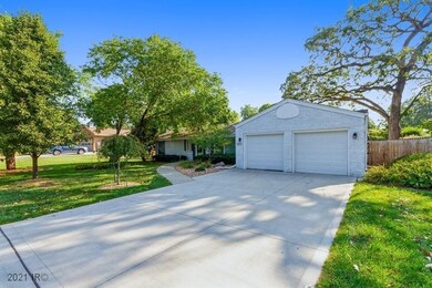 1811 74th St, Windsor Heights, IA 50324 - photo 2