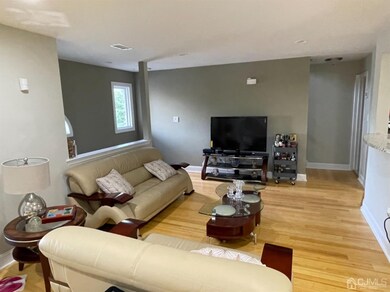 302 Michaels Ct unit 302, Woodbridge, NJ 07095 - photo 6