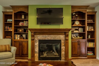 6304 Saskatchewan Dr, Louisville, KY 40228 - photo 7